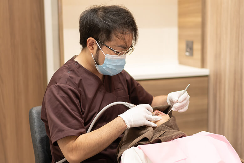 患者さまの笑顔を実現するため先端の設備を使用した精度の高い治療
